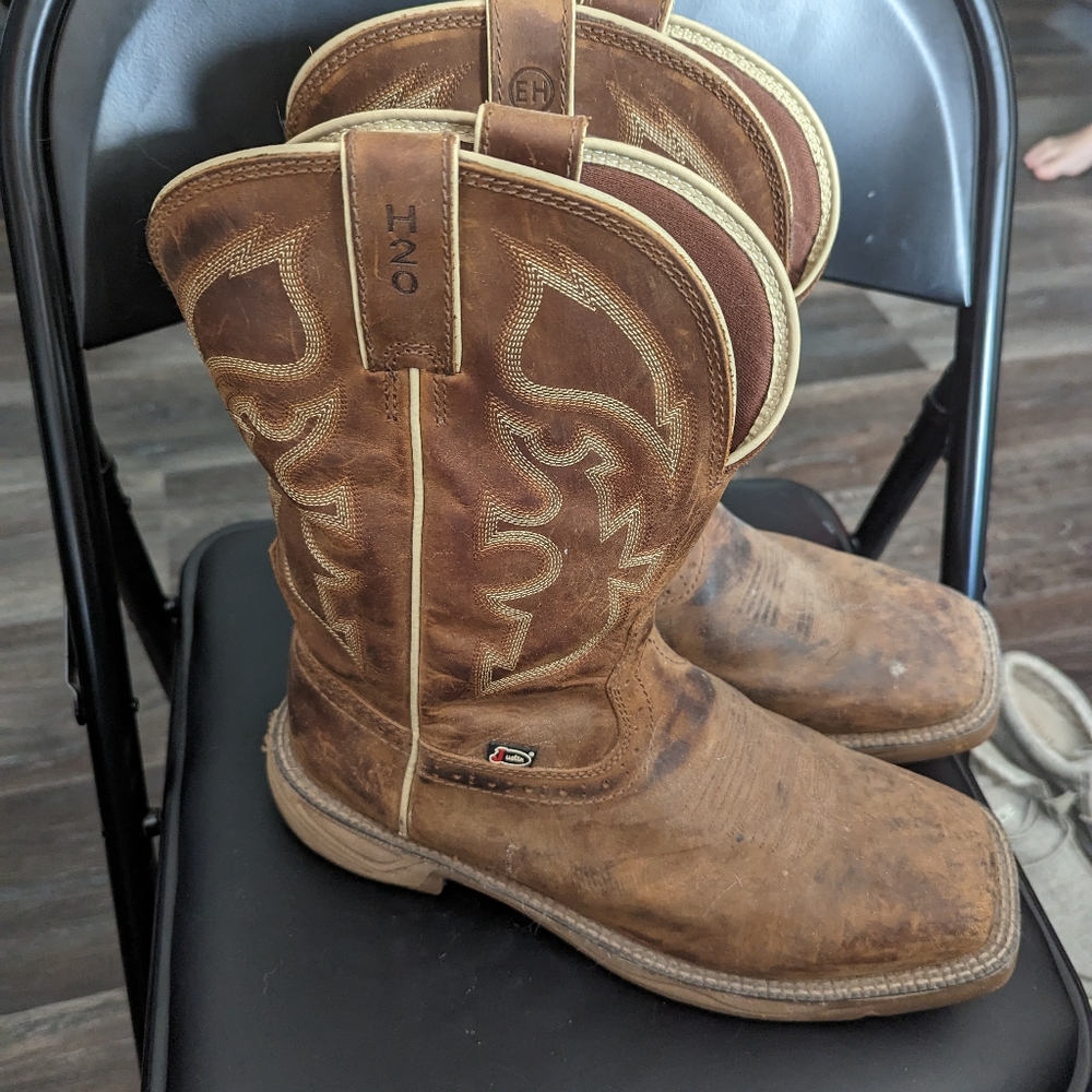 Justin Boots lightly used